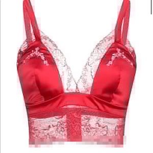 Laperla red lace padded bra with embroidery NWT perfect! ❤️